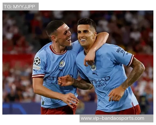 曼城新赛季全家福展现团结精神瓜帅领衔福登与B席并肩作战